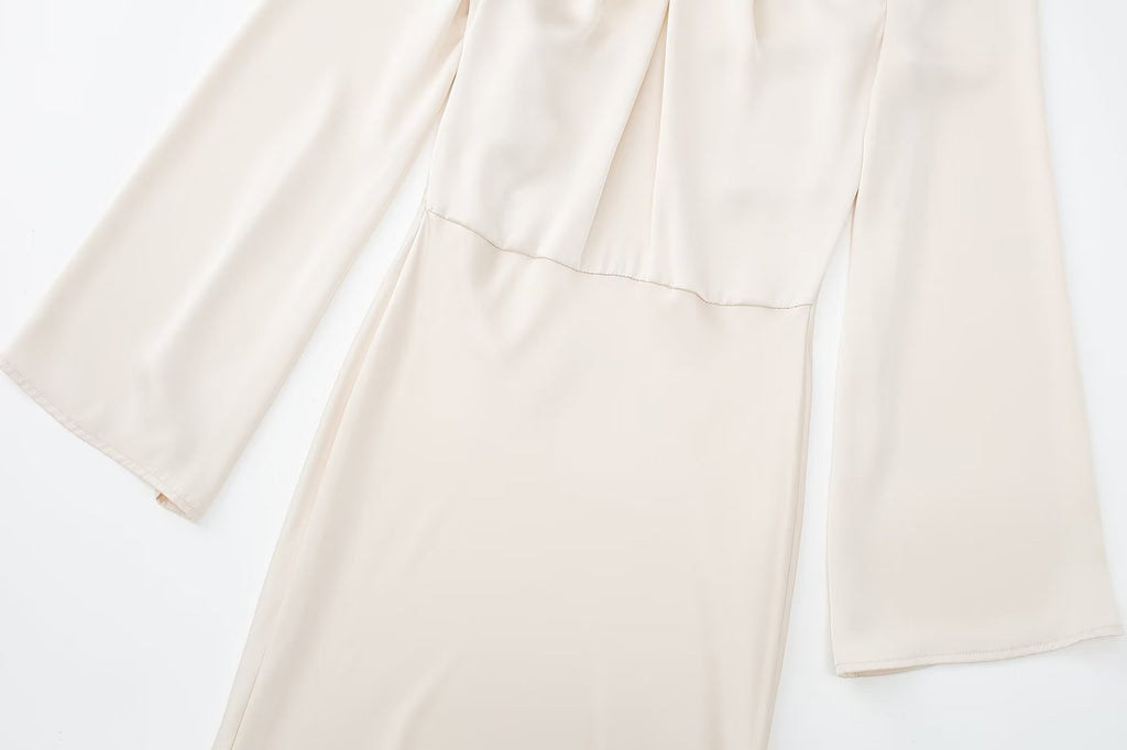 Mrusika Satin Backless Dress